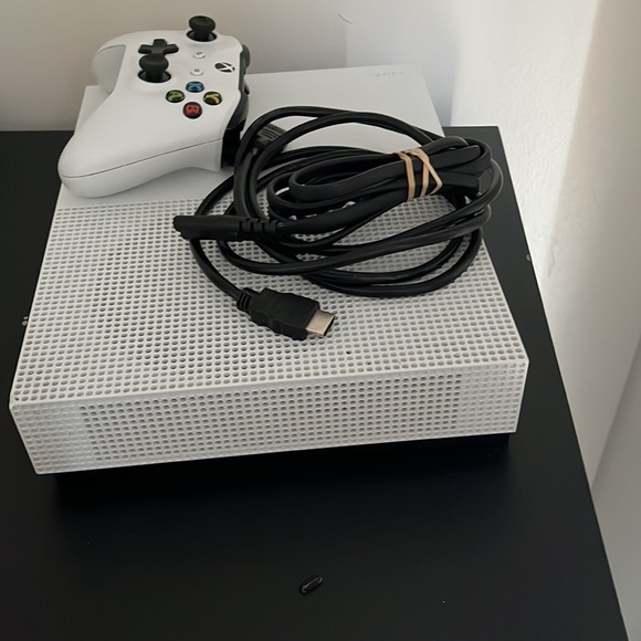 It’s brand new jus a couple scratches - Picture 2 of 3